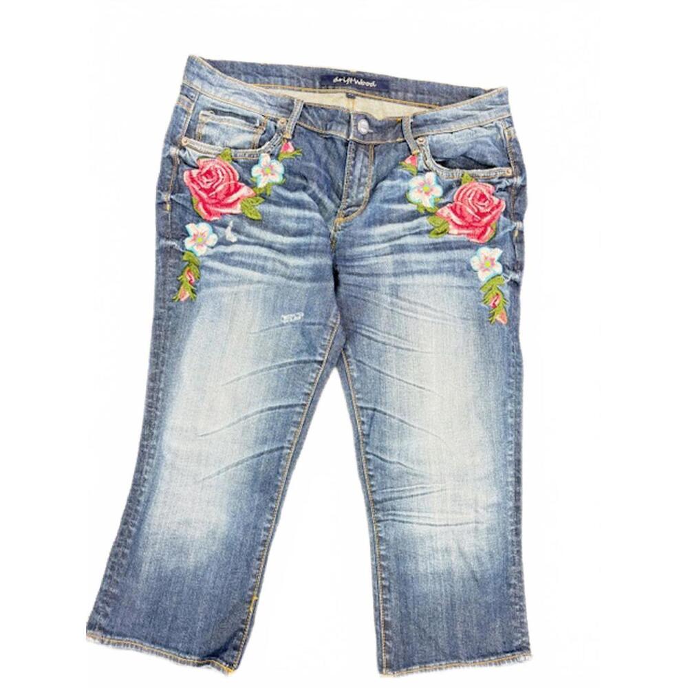 New Driftwood Floral Embroidered Long Jean Short Capri 32